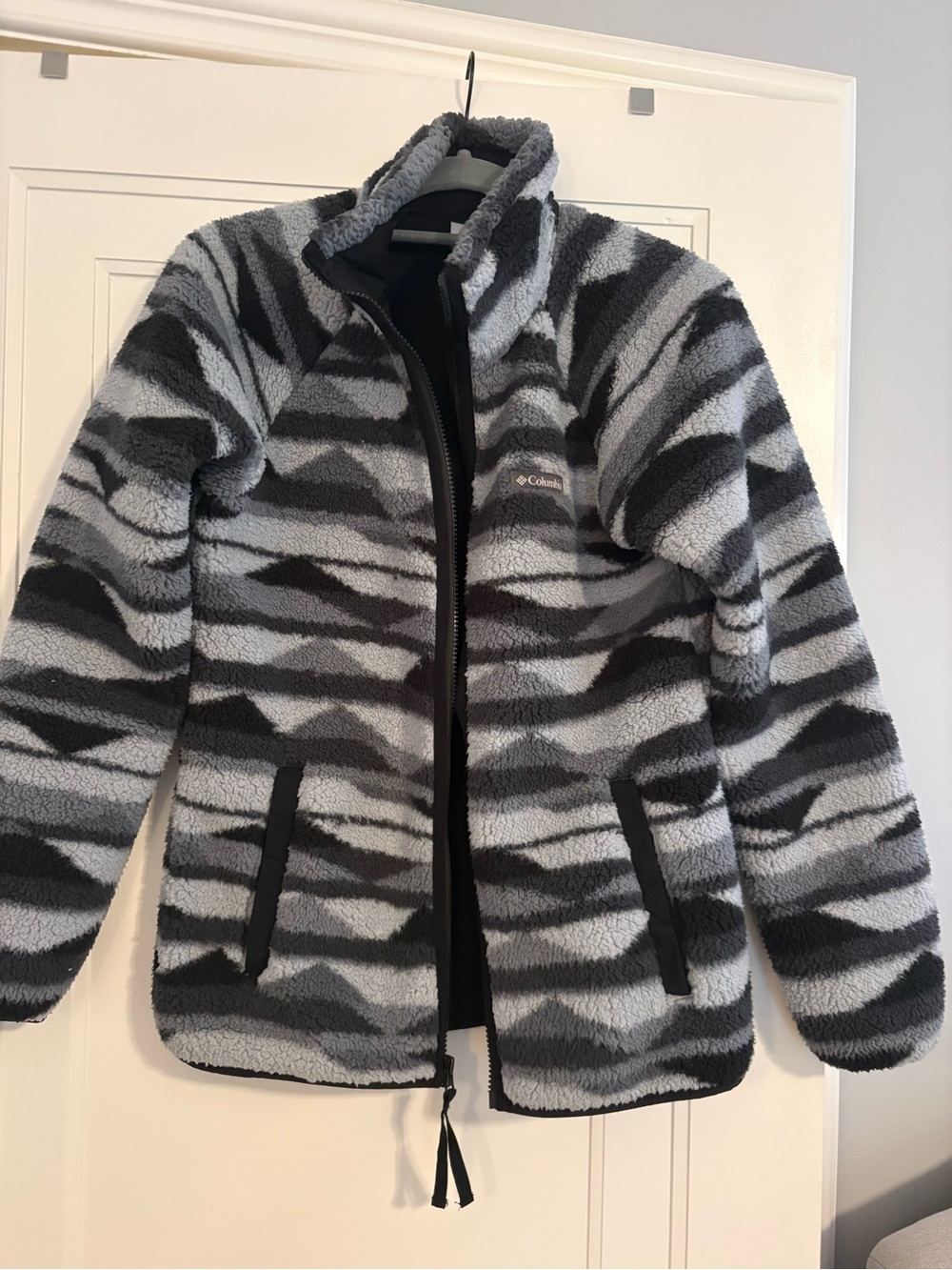 Columbia Women’s Gray Zebra-Print Sherpa Jacket